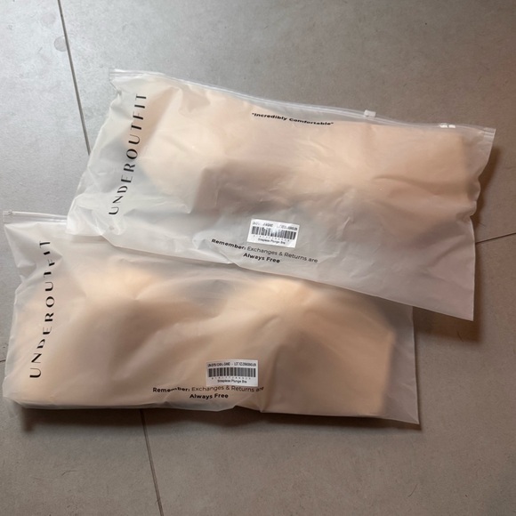 Underoutfit Strapless Bra - Medium NWT - Picture 4 of 4